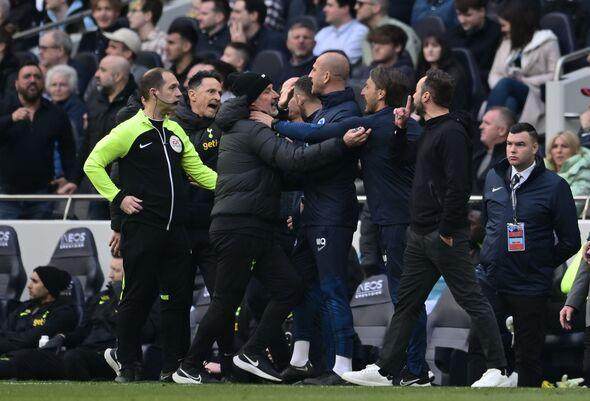 1681045438230024416.jpg 1681045431.jpg