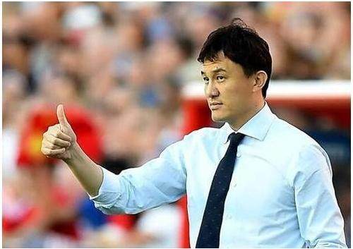 乐鱼体育官网-泰山东征青岛拉练事不过三 克雷桑晚归系入境手续